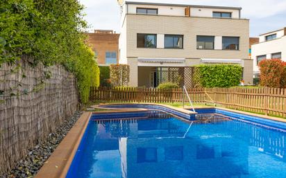 Piscina de Casa o xalet en venda en Banyoles amb Aire condicionat, Terrassa i Balcó