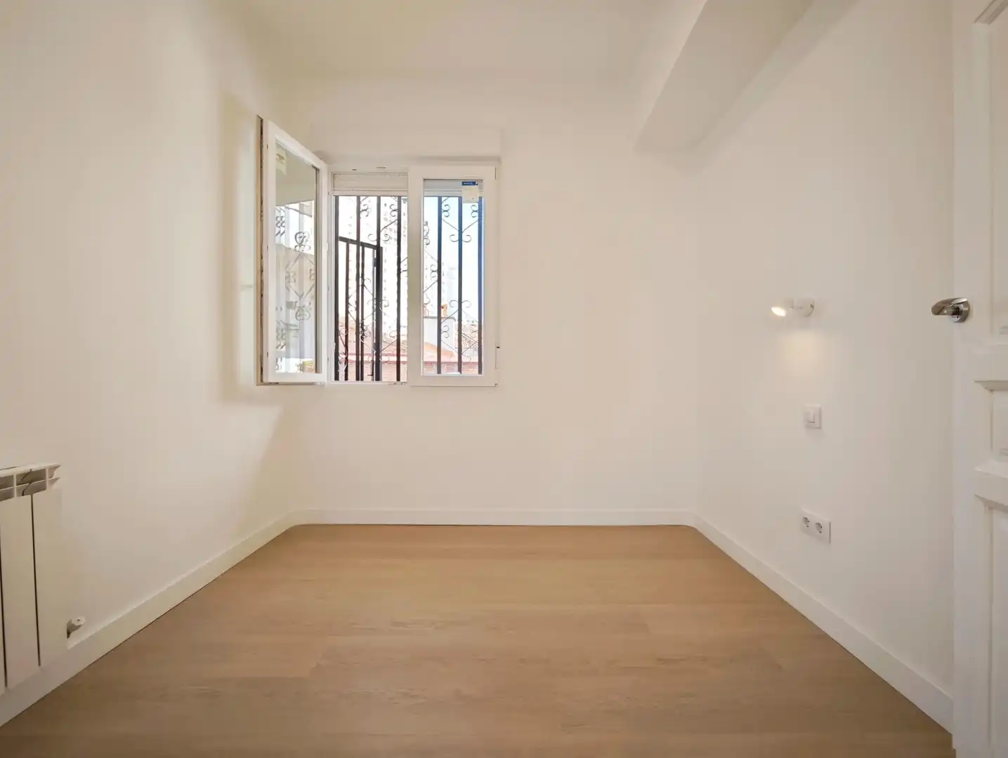 Schlafzimmer von Wohnung zur Miete in Madrid mit Klimaanlage, Heizung und Terrasse