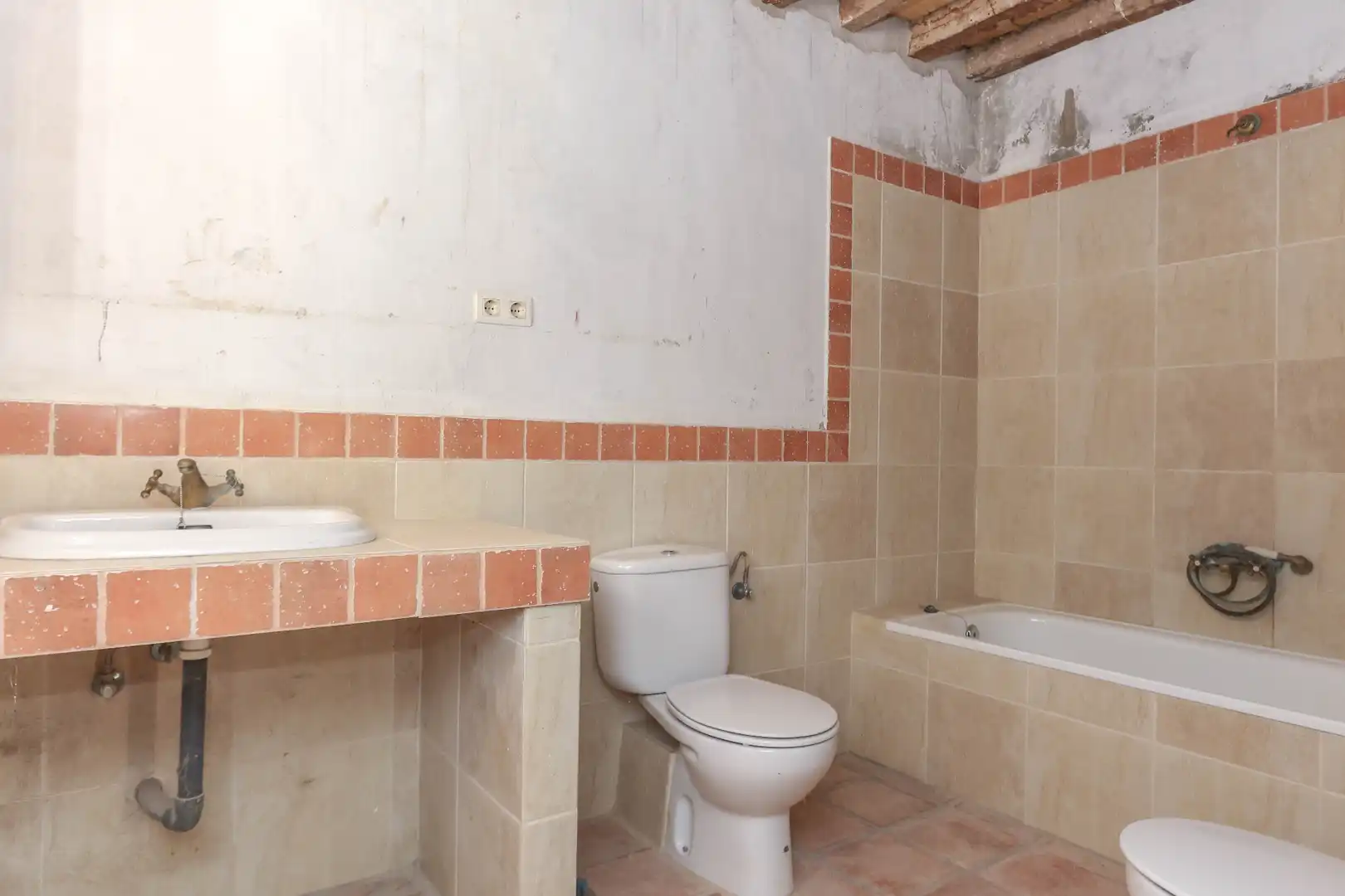 Badezimmer von Gebäude zum Verkauf in Casarabonela