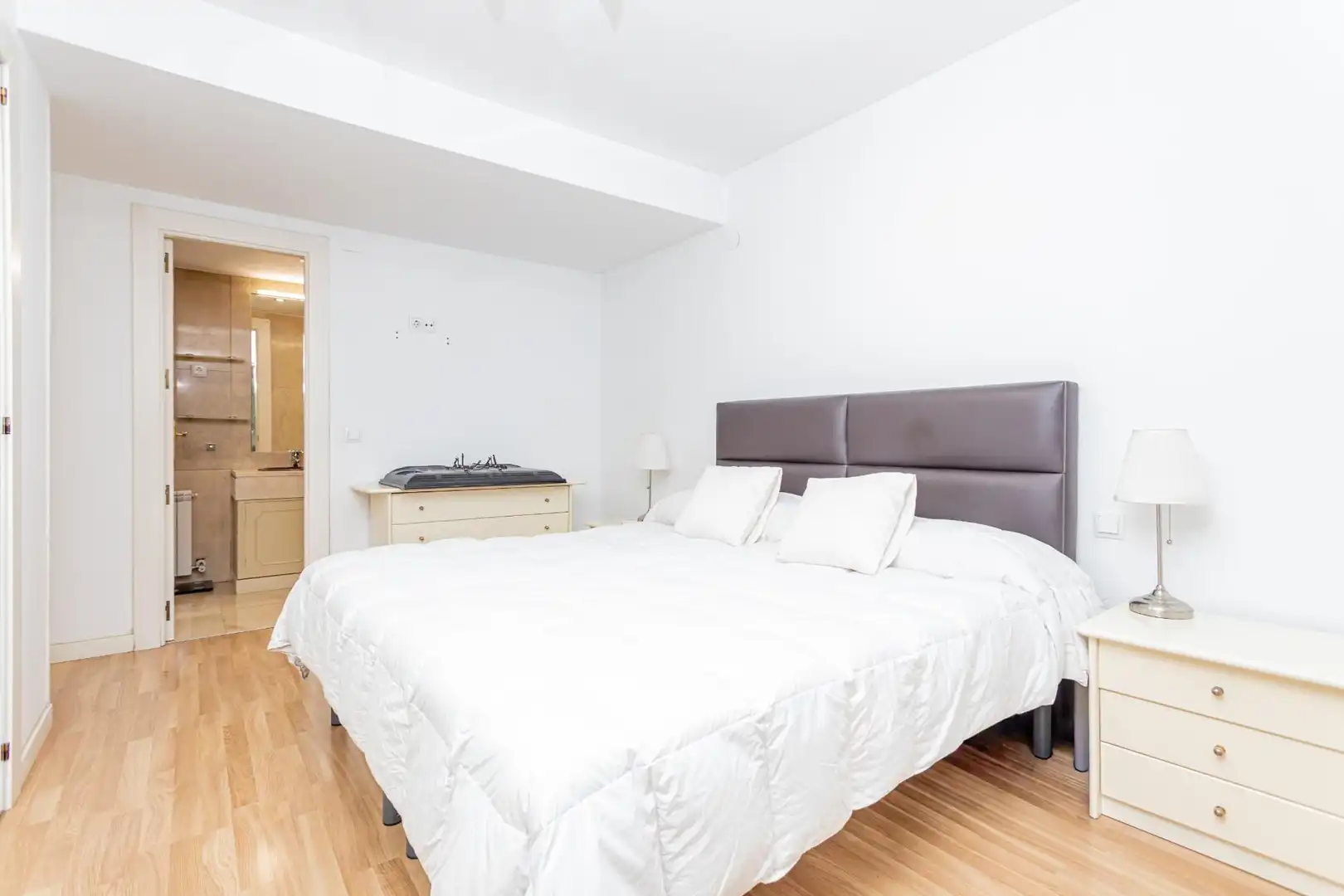 Habitación de Piso en venta en Madrid con Aire acondicionado, Calefacción y Jardín privado