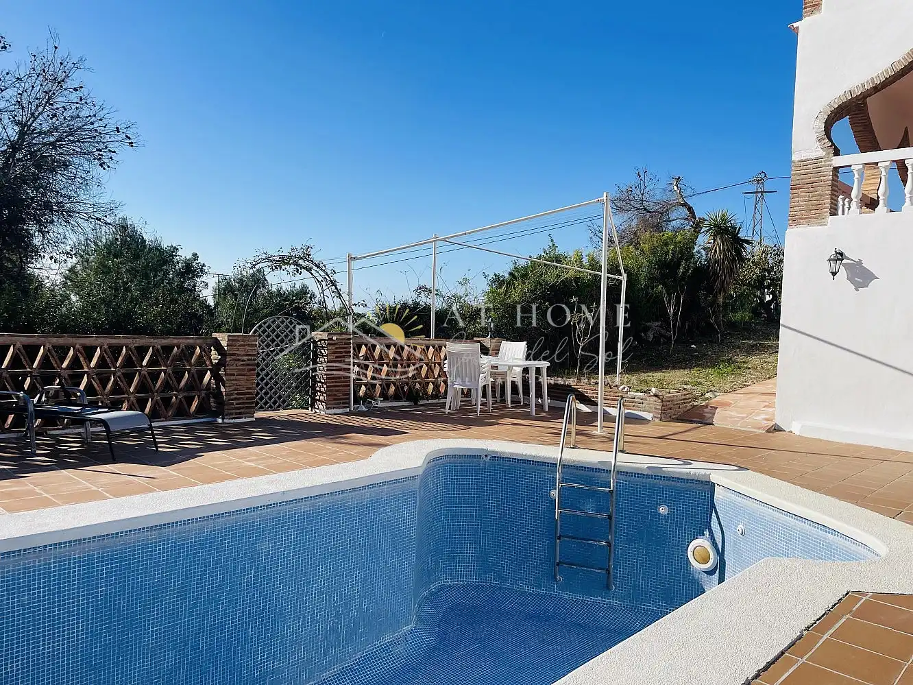 Piscina de Apartamento de alquiler en Nerja con Terraza y Piscina