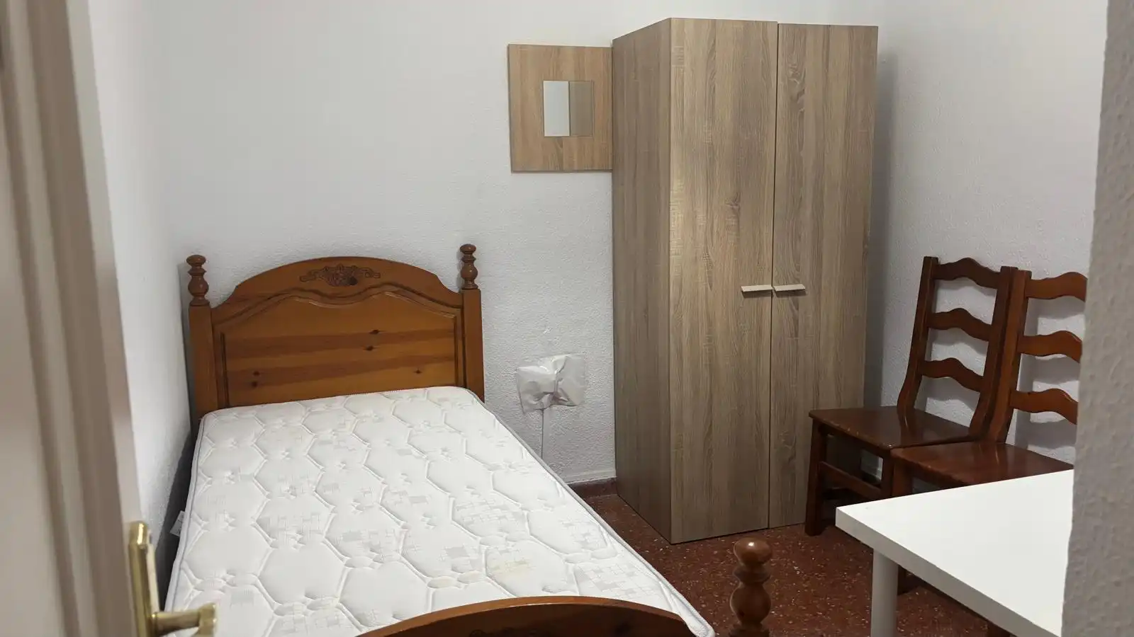 Bedroom of Flat for sale in Sevilla  with Air Conditioner, Private garden and Furnished