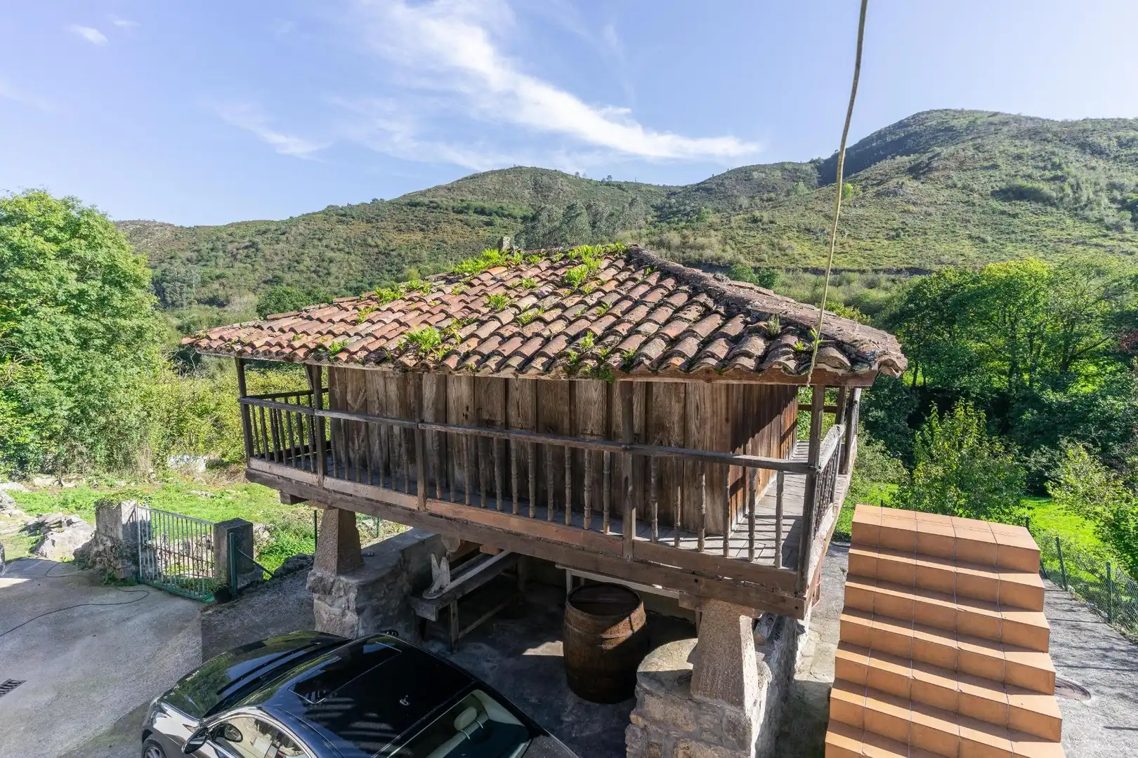 Vista exterior de Casa o xalet en venda en Ribera de Arriba amb Calefacció, Jardí privat i Terrassa