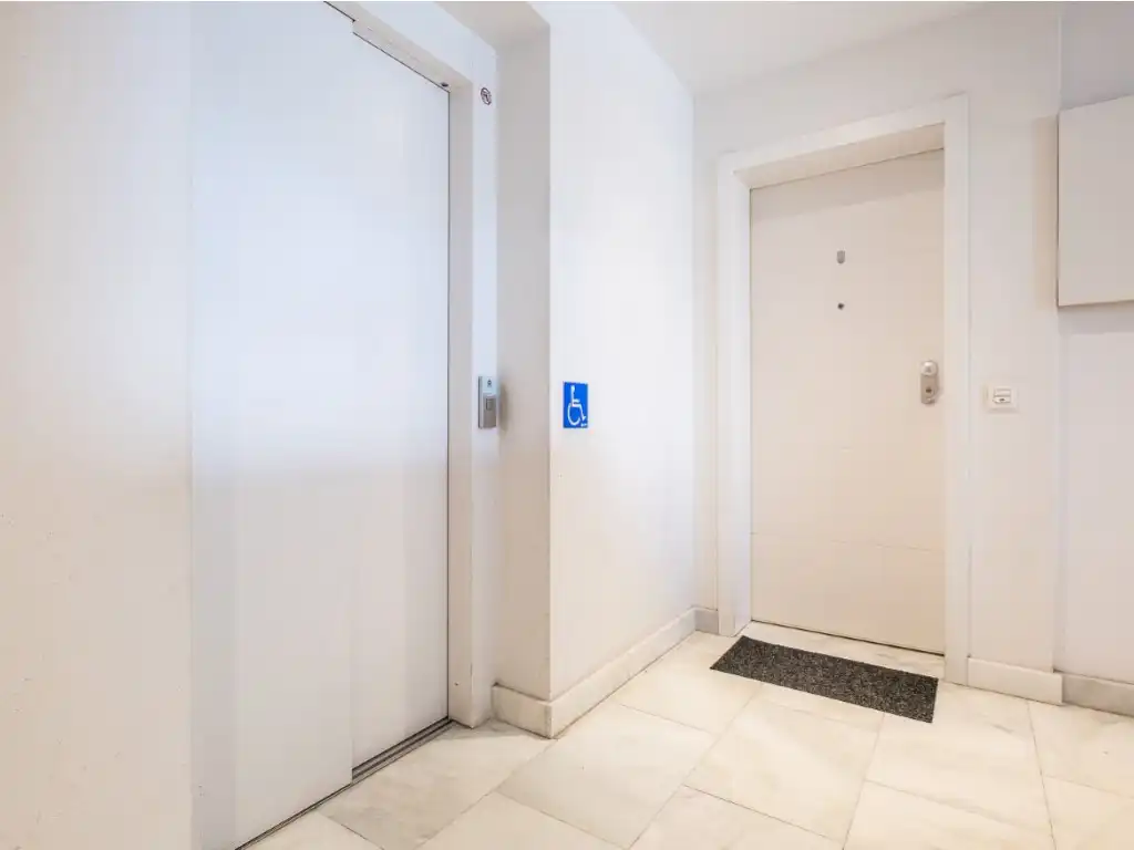 Flat for rent in Madrid  with Air Conditioner, Private garden and Terrace