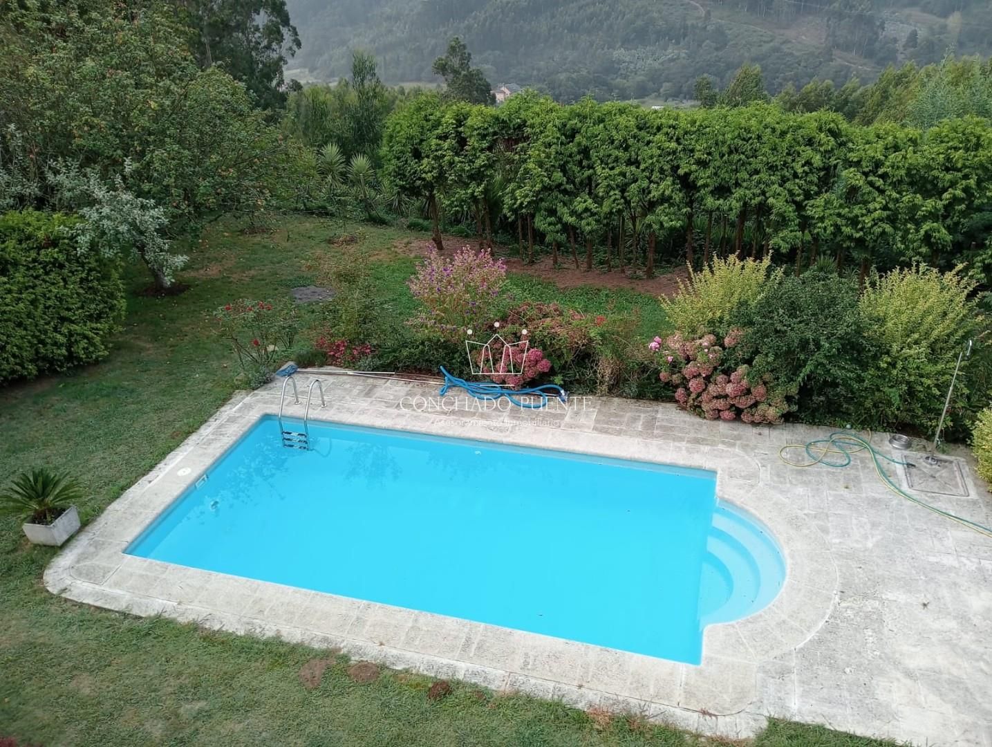 Piscina de Casa o xalet en venda en Culleredo amb Jardí privat