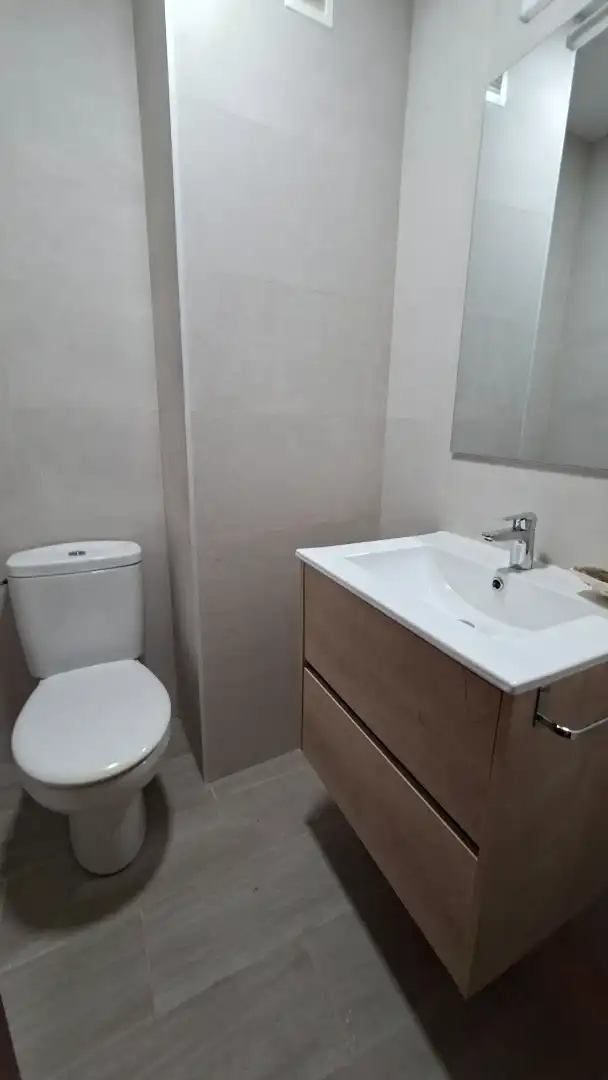 Baño de Piso de alquiler en Alicante / Alacant con Amueblado y Balcón