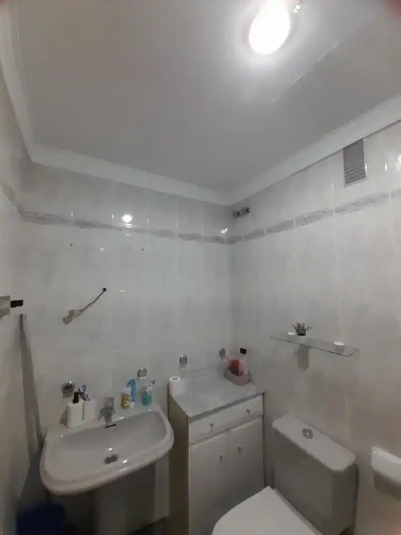 Badezimmer von Wohnung zum Verkauf in Ronda mit Klimaanlage und Balkon