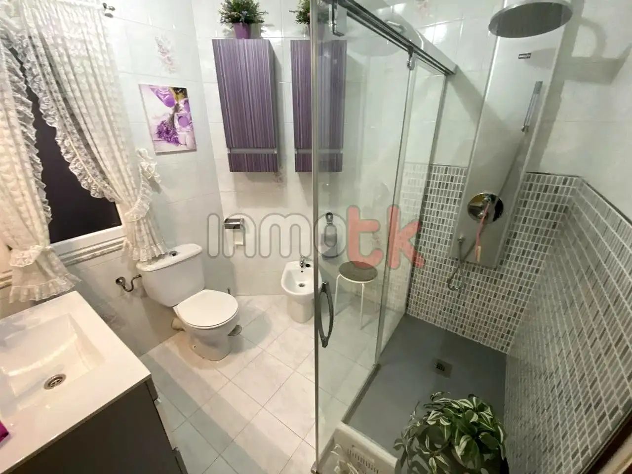 Badezimmer von Wohnung zum Verkauf in A Coruña Capital  mit Möbliert