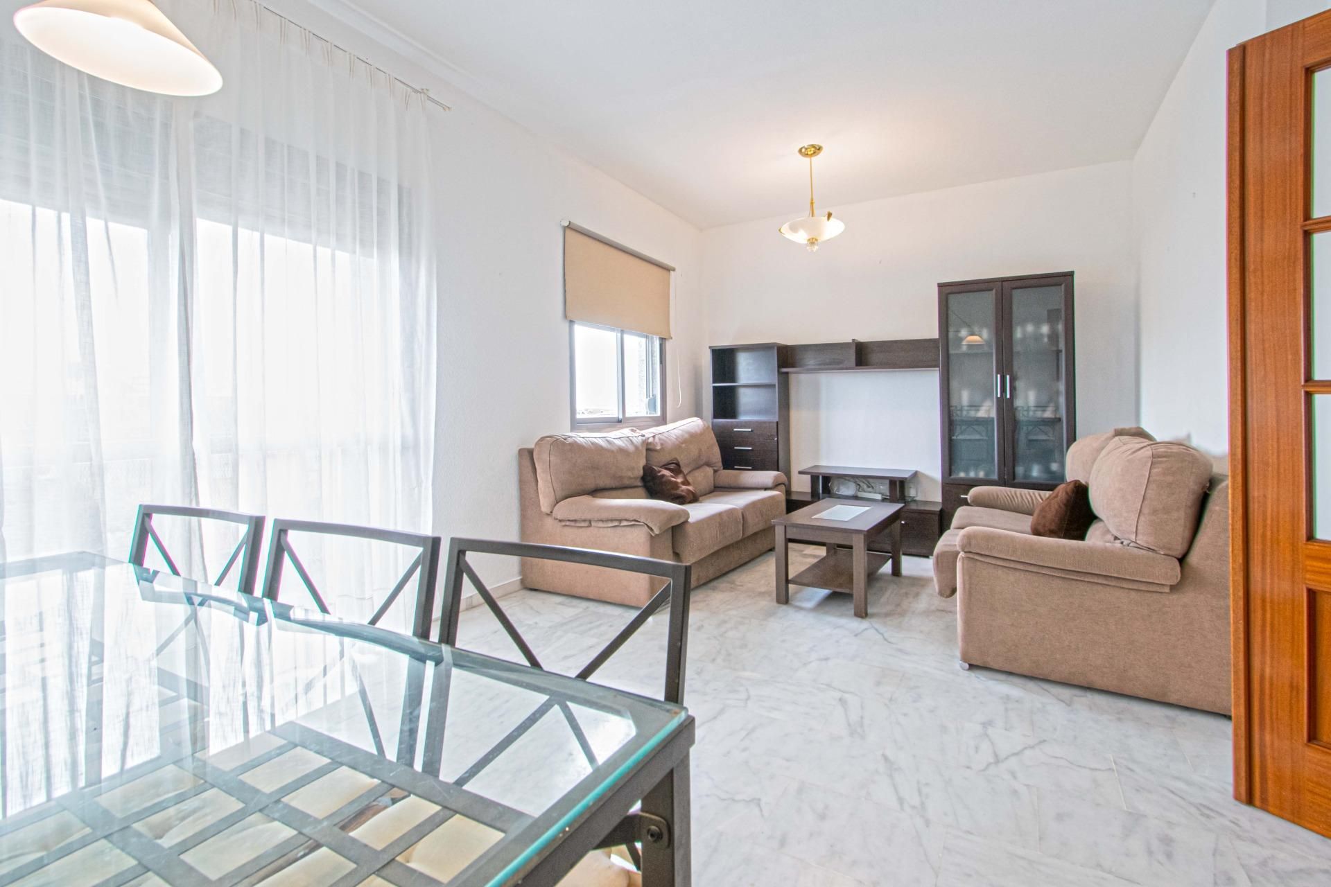 Sala de estar de Piso en venta en  Sevilla Capital con Aire acondicionado, Trastero y Balcón