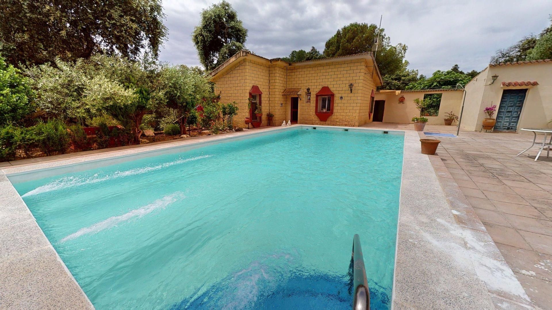 Piscina de Finca rústica en venda en  Córdoba Capital amb Jardí privat, Terrassa i Piscina