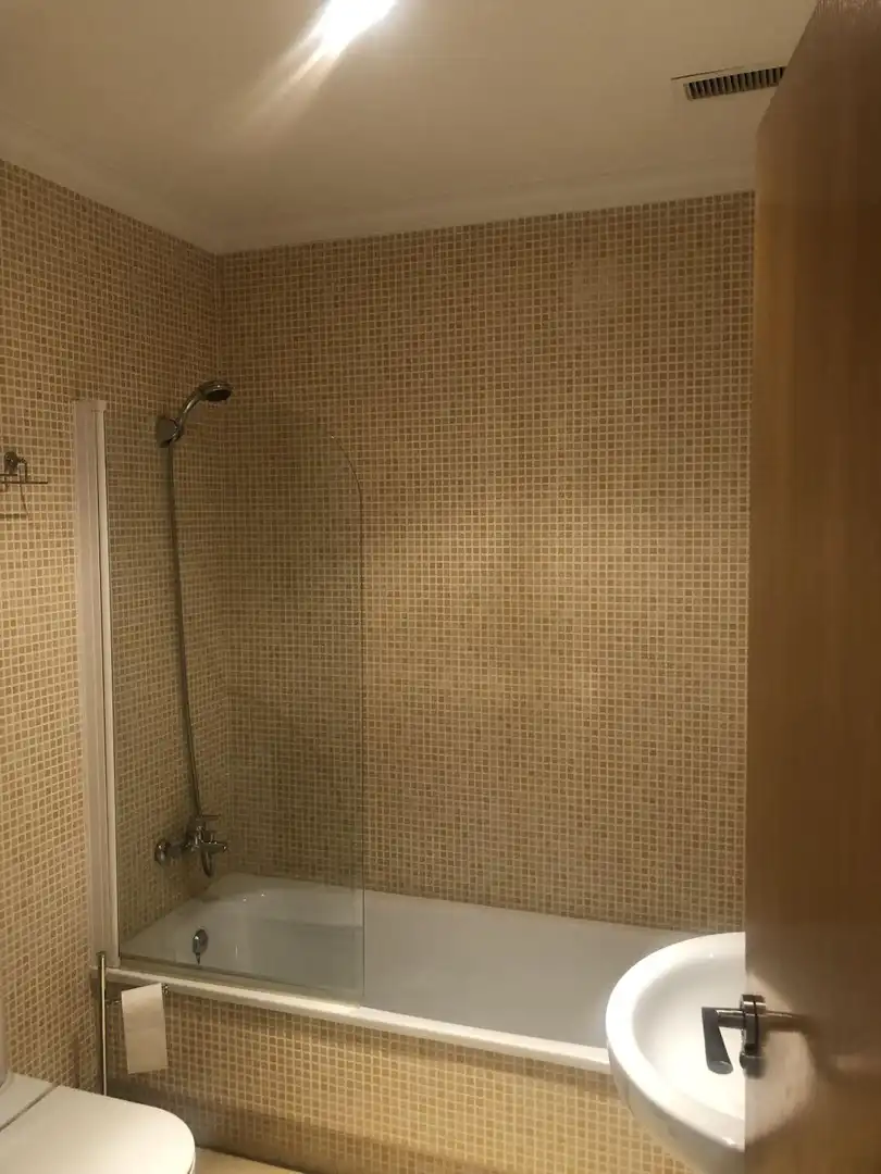 Baño de Piso en venta en Hellín con Aire acondicionado, Calefacción y Trastero