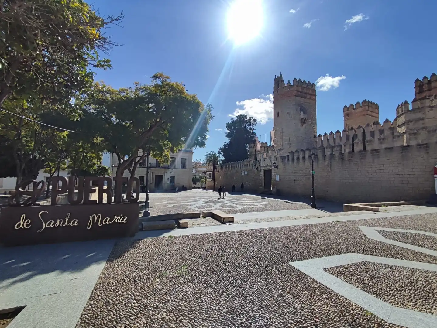 Vista exterior de Estudi en venda en El Puerto de Santa María amb Aire condicionat, Calefacció i Moblat