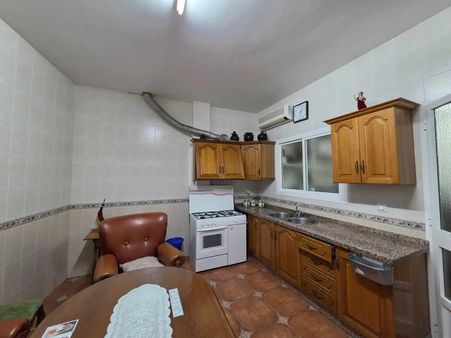 Kitchen of Houses for sale in Cuevas Bajas  with Air Conditioner, Heating and Terrace