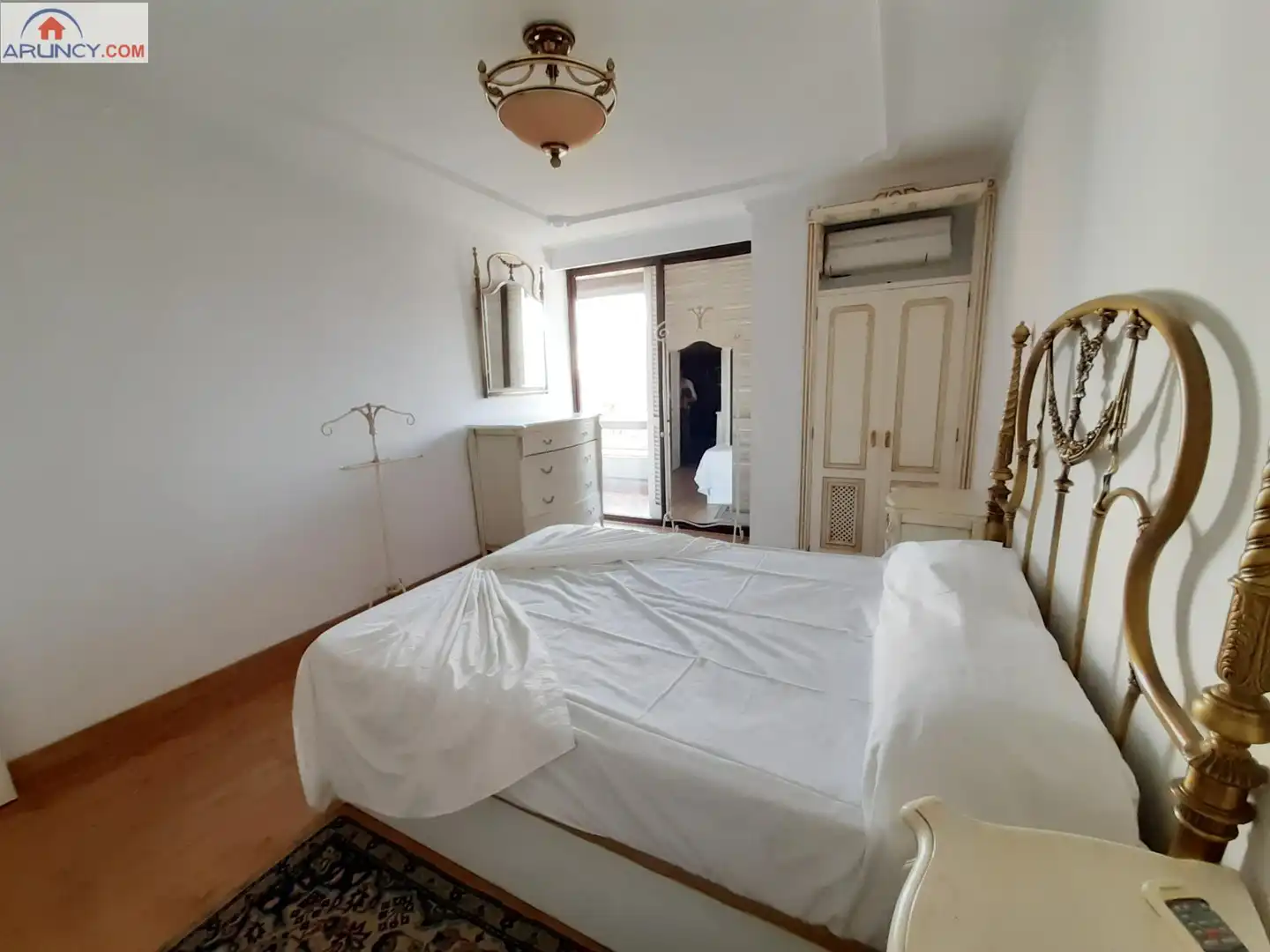 Schlafzimmer von Wohnung zur Miete in Sevilla mit Klimaanlage, Privatgarten und Parkett
