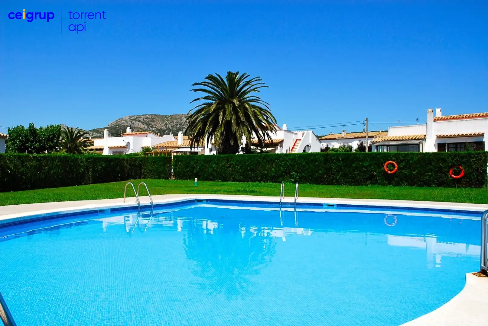 Piscina de Casa adosada en venta en L'Estartit con Aire acondicionado, Calefacción y Terraza