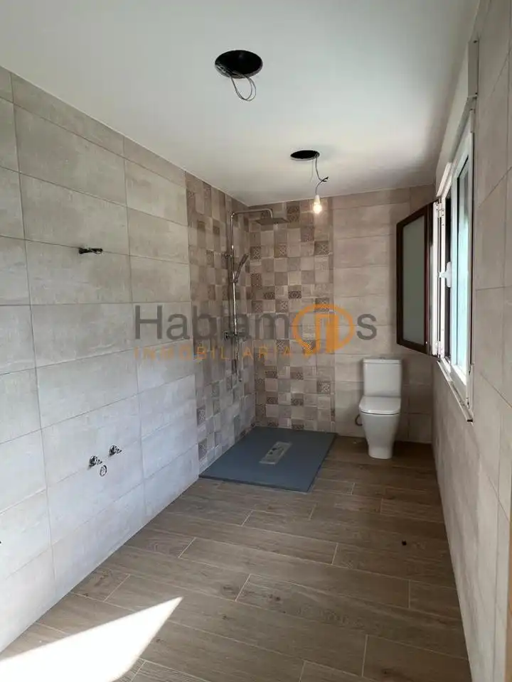 Baño de Casa o chalet en venta en Vilanova de Arousa con Calefacción, Jardín privado y Terraza