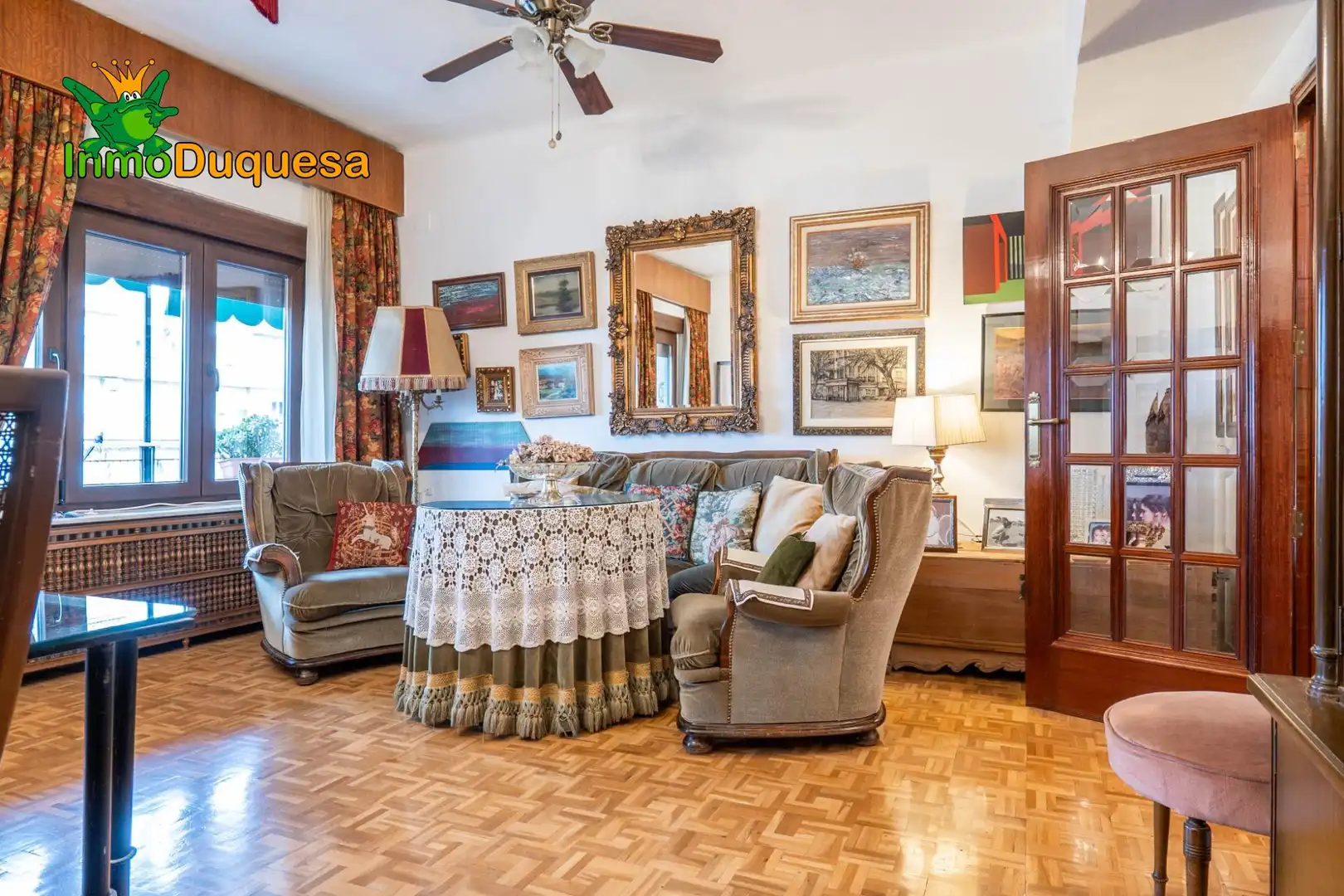 Sala d'estar de Àtic en venda en Granada amb Parquet, Terrassa i Traster