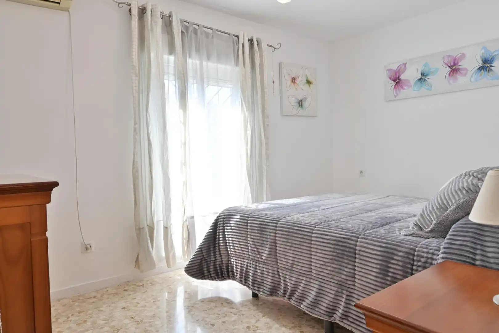 Dormitori de Casa adosada en venda en Sevilla amb Aire condicionat, Terrassa i Traster
