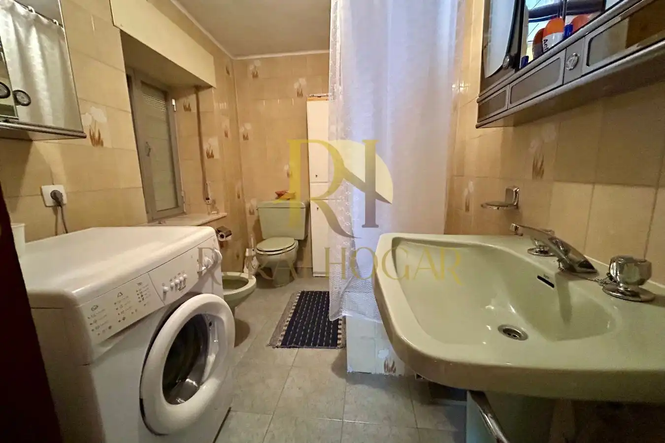 Bathroom of Houses for sale in Cármenes