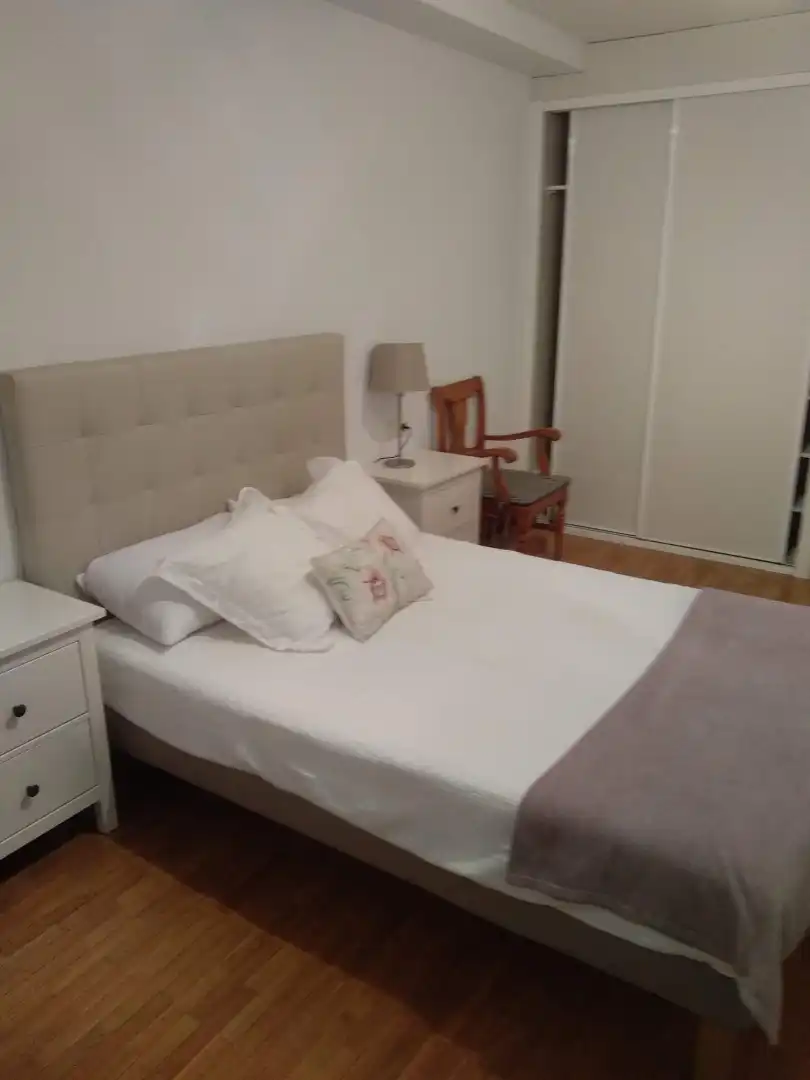 Habitación de Piso de alquiler en  Pamplona / Iruña con Calefacción, Parquet y Terraza