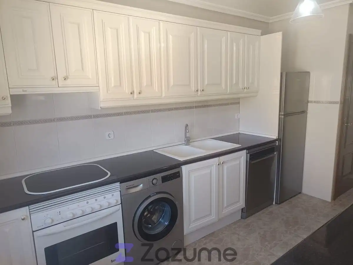 Cocina de Apartamento de alquiler en Ávila con Calefacción, Parquet y Terraza