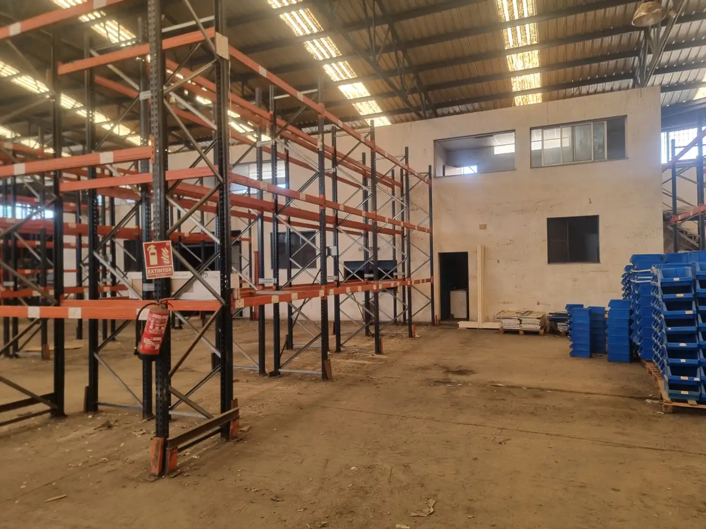 Nau industrial en venda en Almería amb Calefacció i Alarma