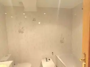 Bathroom of Flat for rent in Valencia  with Air Conditioner, Furnished and Balcony