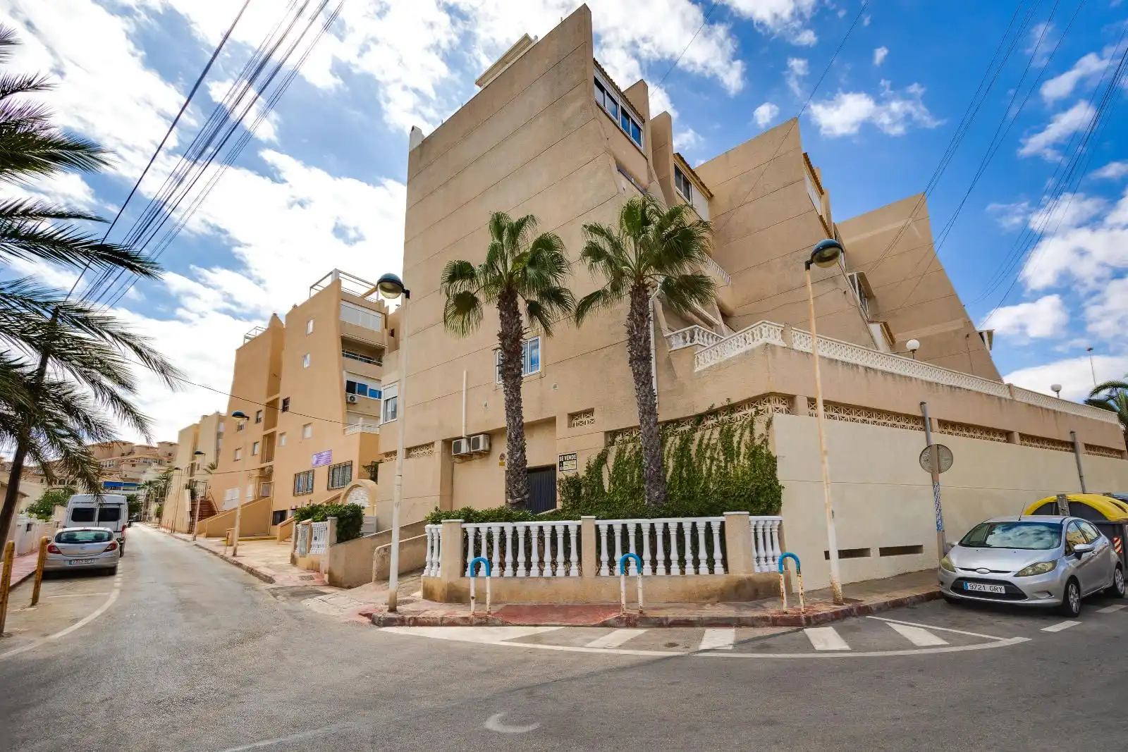Vista exterior de Planta baixa en venda en Torrevieja amb Aire condicionat, Terrassa i Piscina