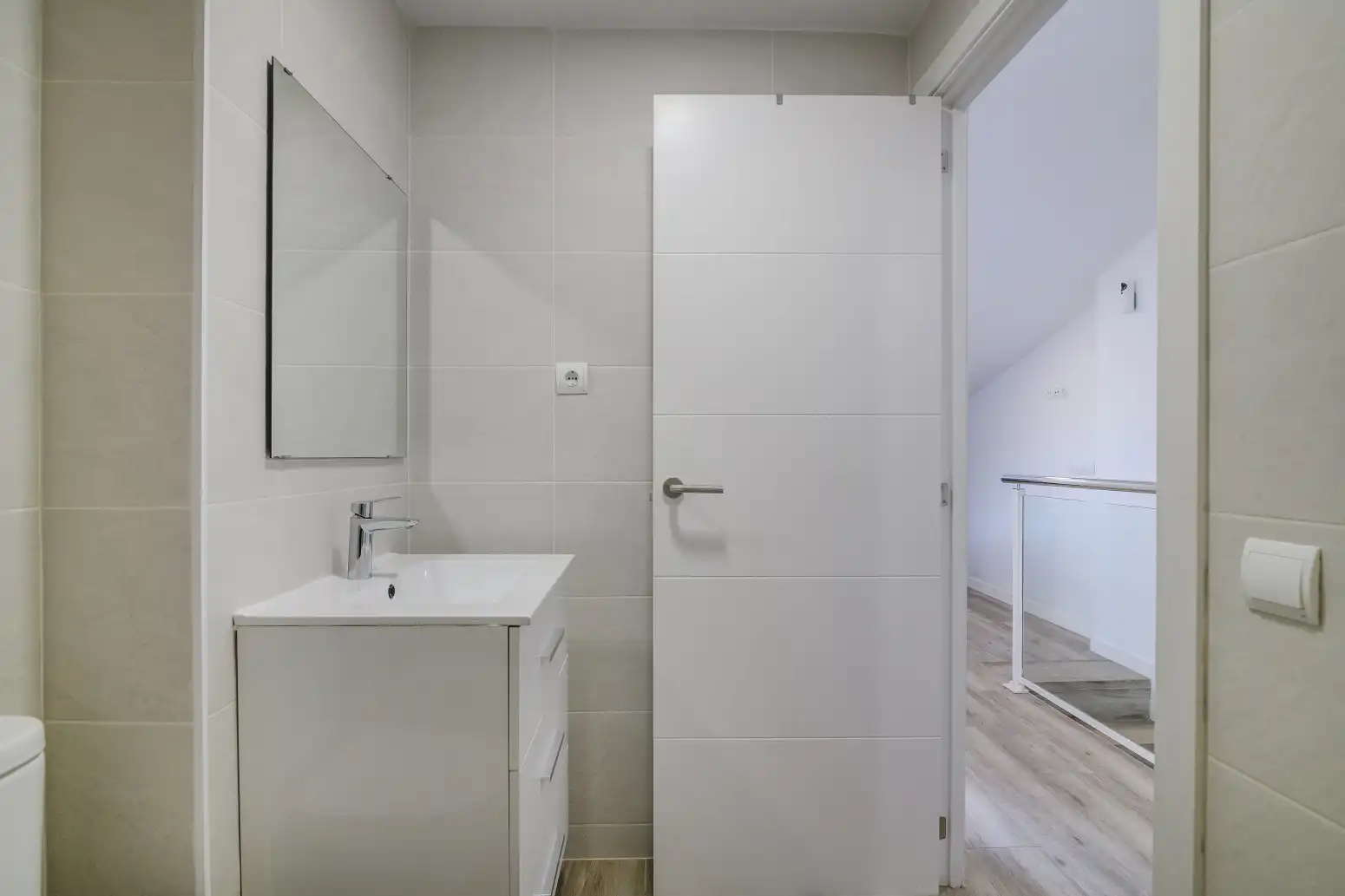 Bany de Pis en venda en Cornellà de Llobregat amb Aire condicionat, Calefacció i Terrassa