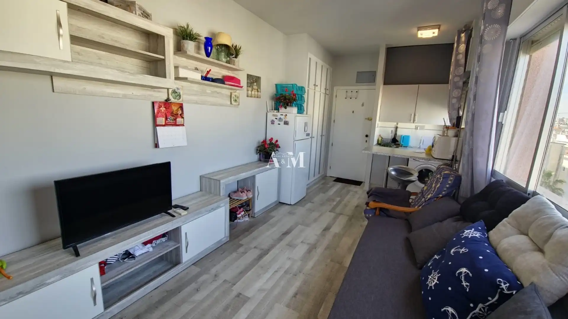 Sala de estar de Estudio de alquiler en Torrevieja con Aire acondicionado, Calefacción y Amueblado