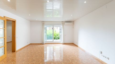 Foto 2 de Piso en venta en Casagemes, Badalona
