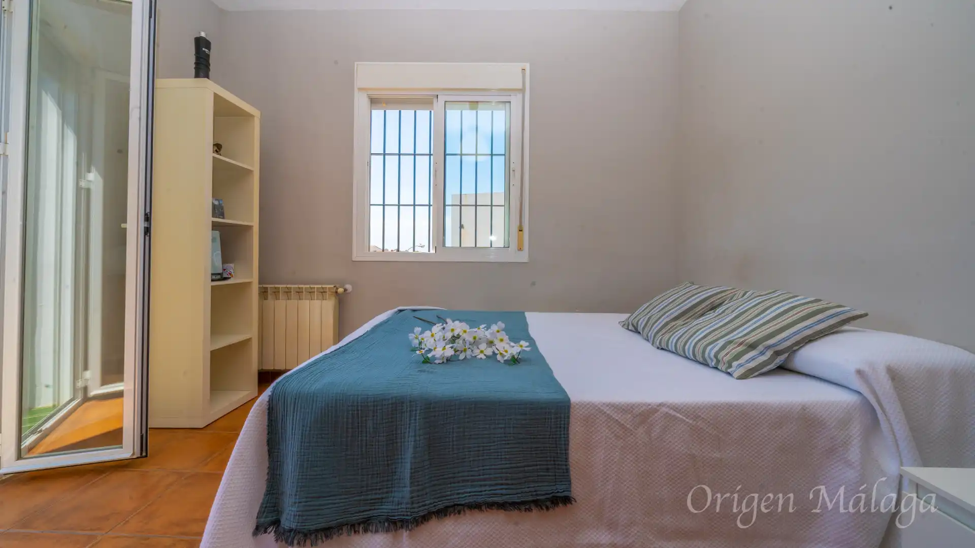 Habitación de Casa adosada en venta en Vélez-Málaga con Calefacción, Jardín privado y Terraza