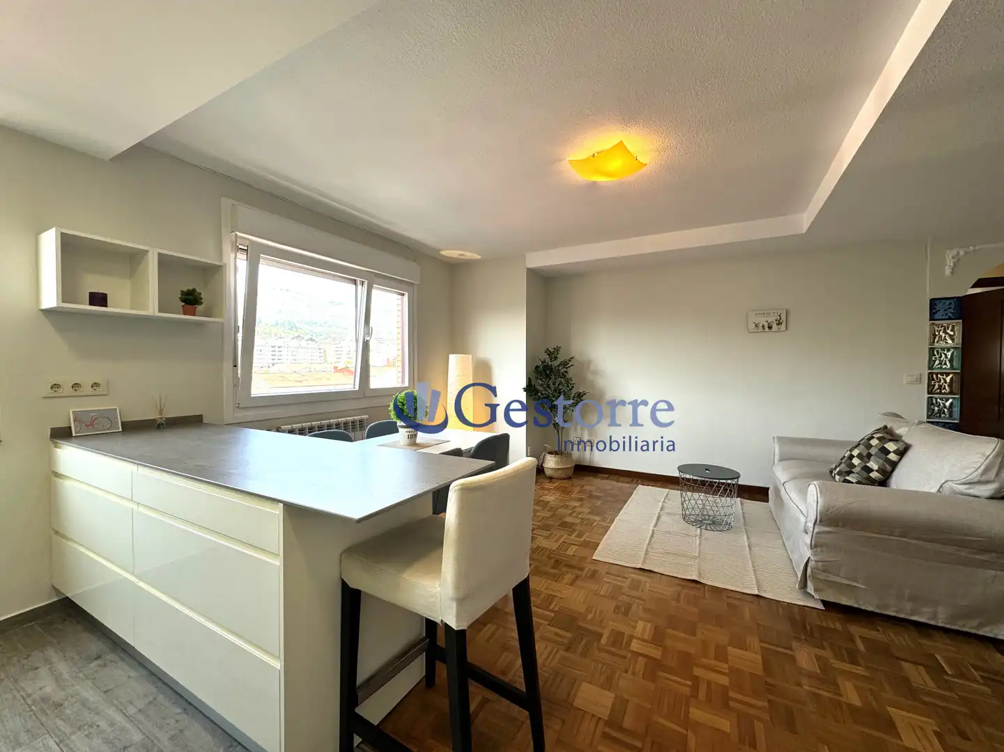 Flat for rent in Calle Martinez Cachero, Parque del Oeste