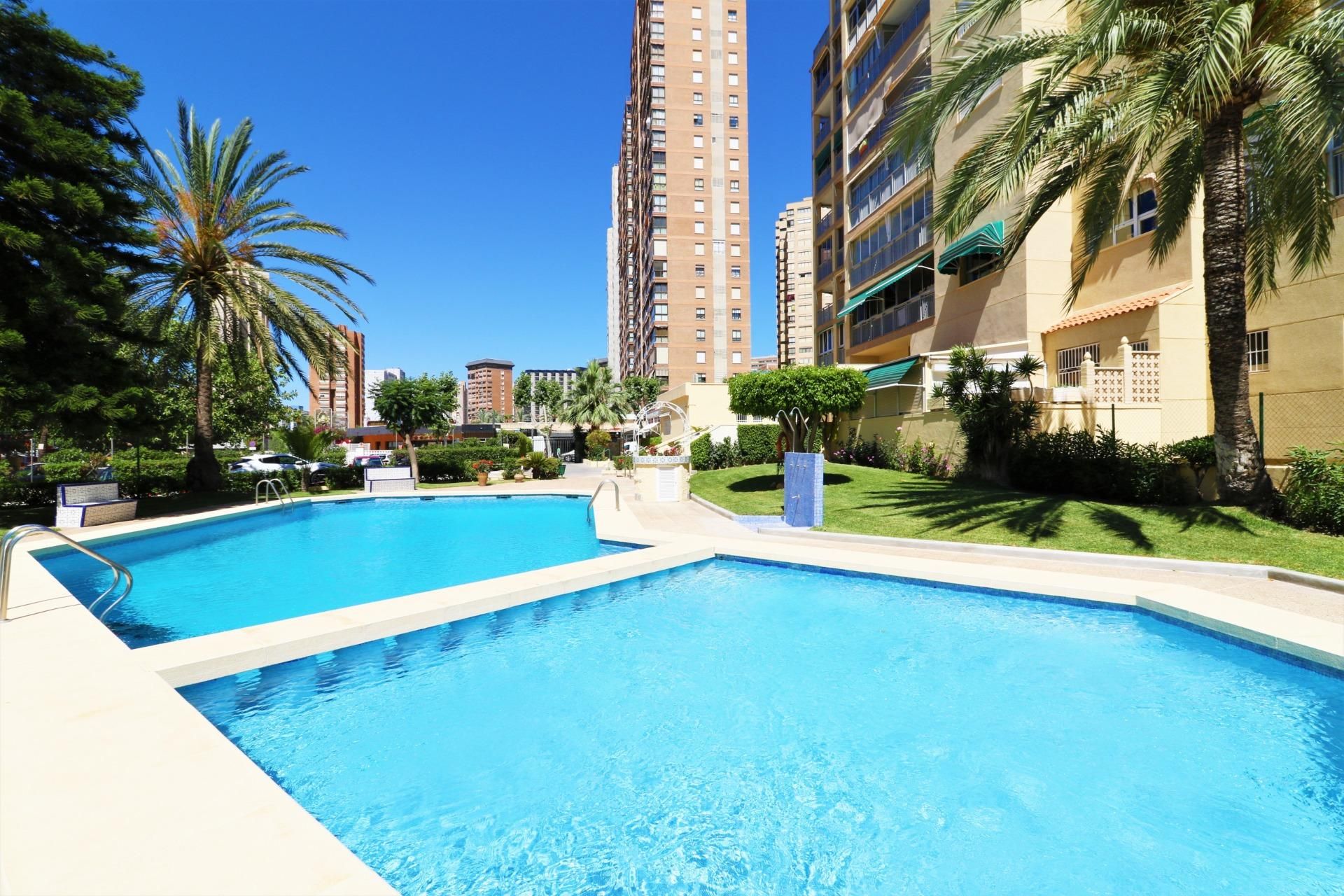 Swimming pool of Apartment for sale in Benidorm  with Air Conditioner, Heating and Private garden