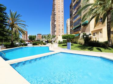 Apartament amb piscina en venda a Calle Ibiza