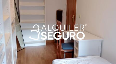 Foto 4 de Piso de alquiler en Apostol Santiago, Ventas,  Madrid Capital