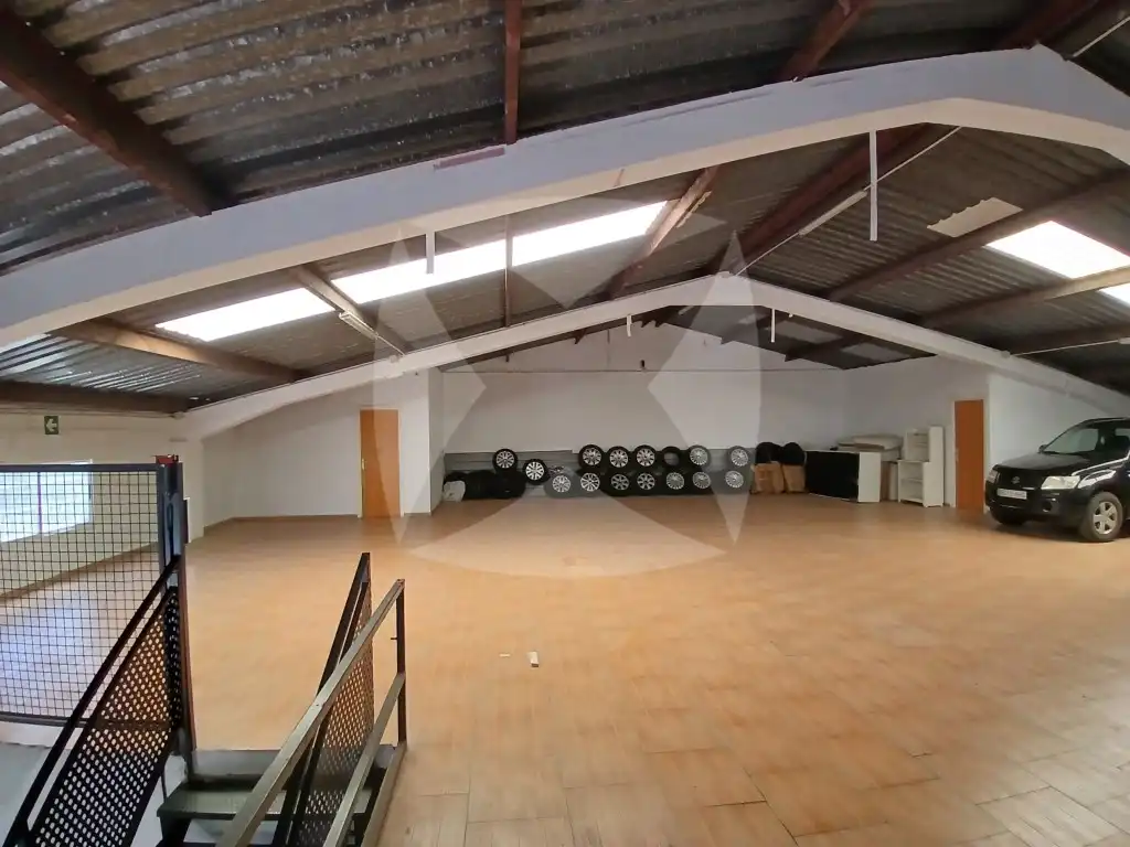 Nau industrial en venda a Calle Cocotero, Maria Auxiliadora - Barriada de Llera