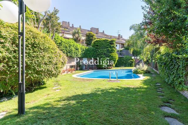 Casa adosada en Alquiler en Colomer