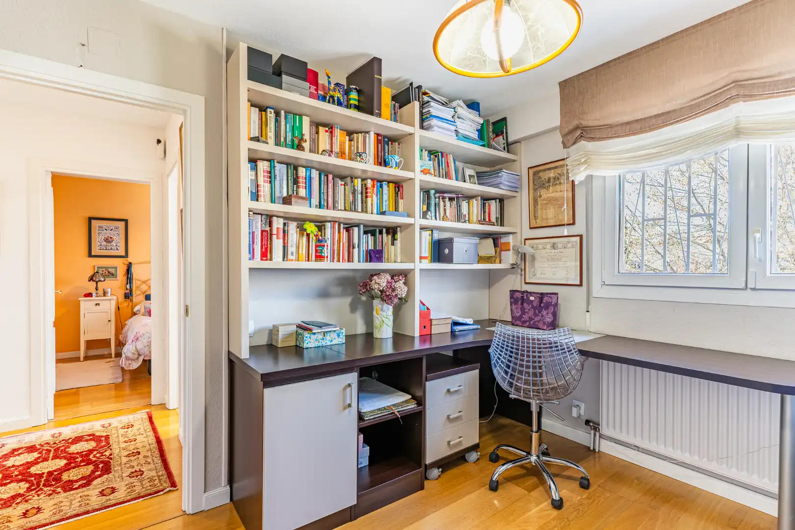 Schlafzimmer von Einfamilien-Reihenhaus zum Verkauf in Las Rozas de Madrid mit Klimaanlage, Heizung und Privatgarten