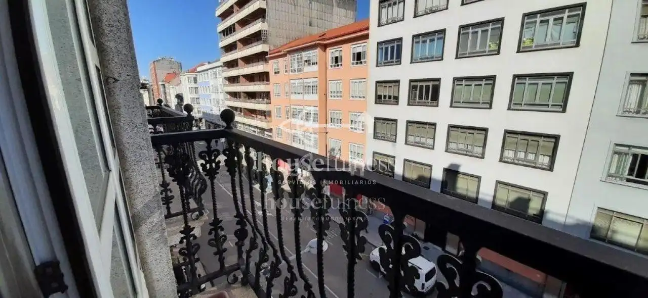 Vista exterior de Pis en venda en Ferrol amb Calefacció, Parquet i Traster