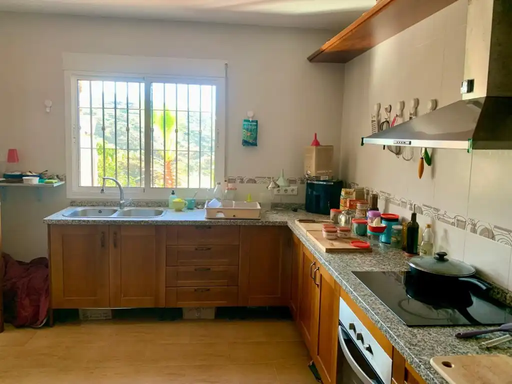 Cuina de Casa o xalet en venda en Viñuela amb Aire condicionat, Jardí privat i Terrassa