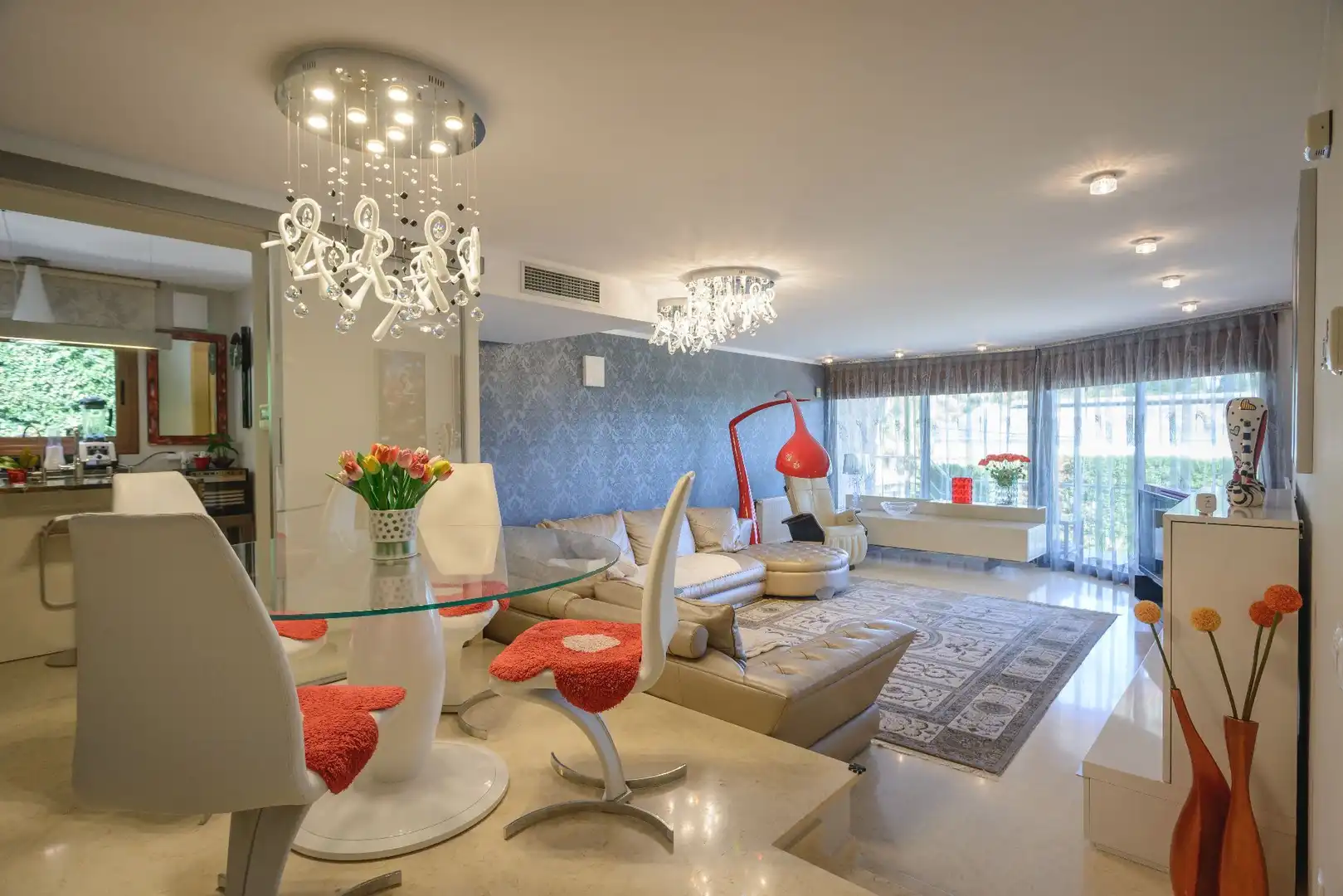 Chalet con piscina en venta en Montgoda