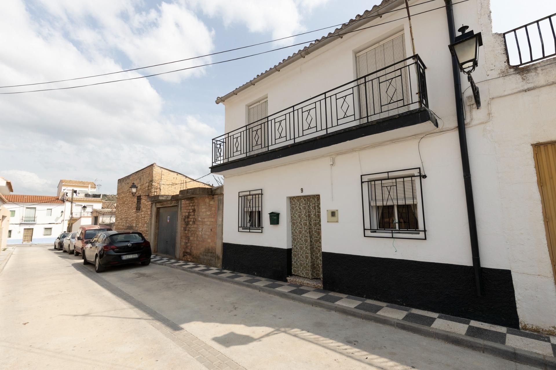 Vista exterior de Casa o xalet en venda en Jayena amb Traster i Balcó