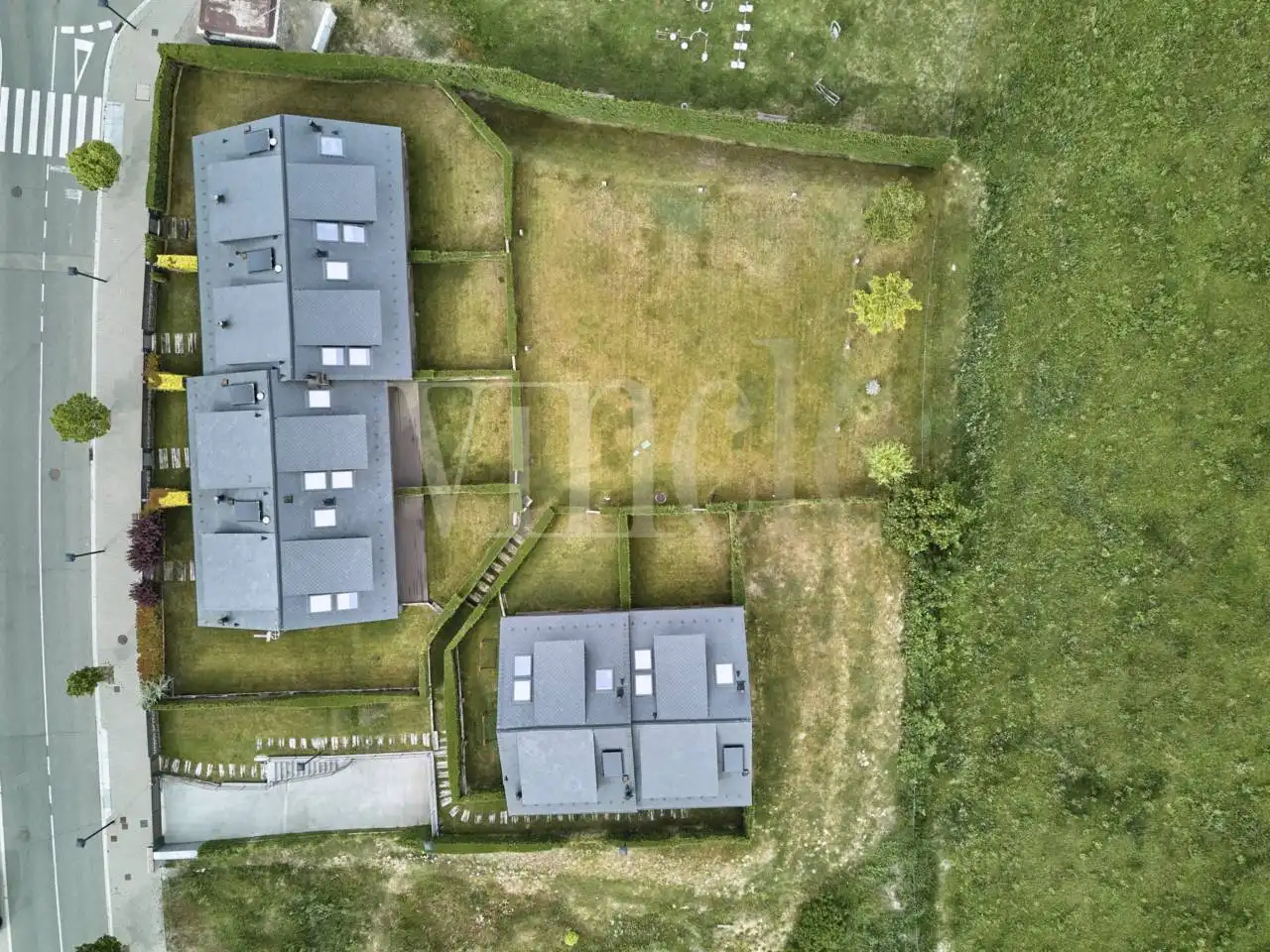 Casa adosada en venda en Alp amb Calefacció, Jardí privat i Parquet