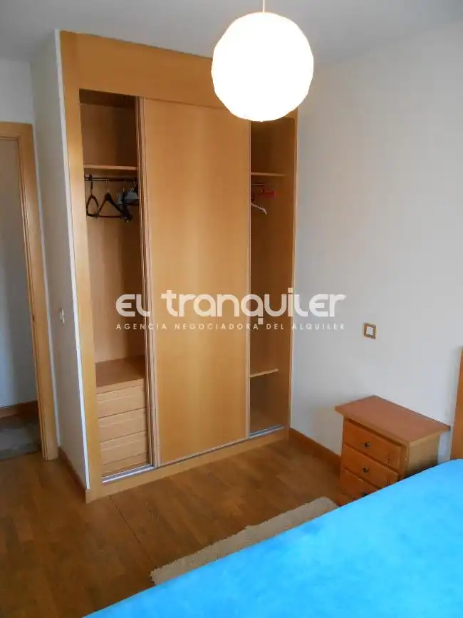 Bedroom of Flat for rent in Madrid  with Parquet flooring, Furnished and Washing machine