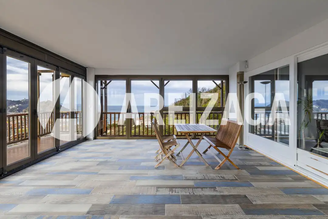 Terraza de Piso en venta en Donostia - San Sebastián  con Calefacción, Terraza y Trastero