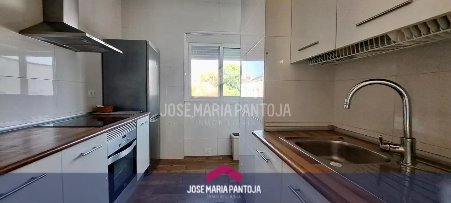 Cuina de Pis en venda en Jerez de la Frontera amb Moblat