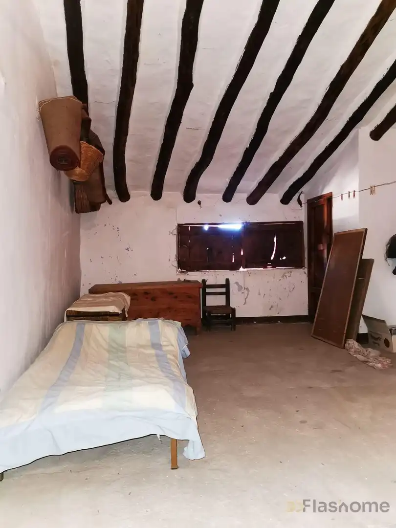 Houses for sale in Chelva, Valencia