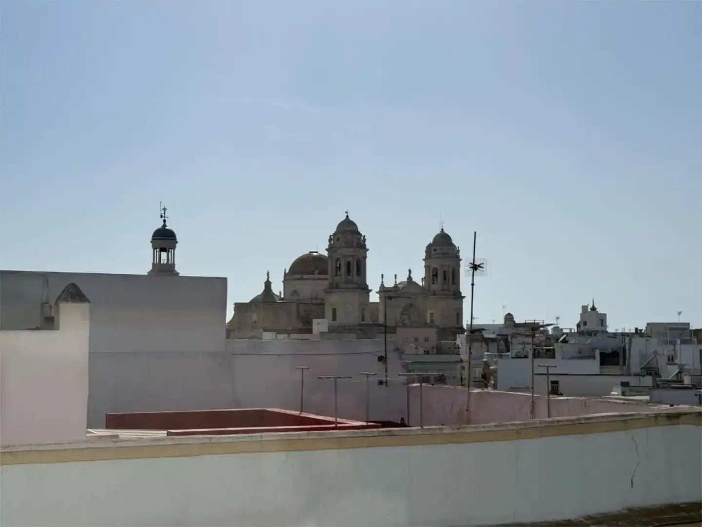 Vista exterior de Piso de alquiler en Cádiz con Aire acondicionado y Amueblado