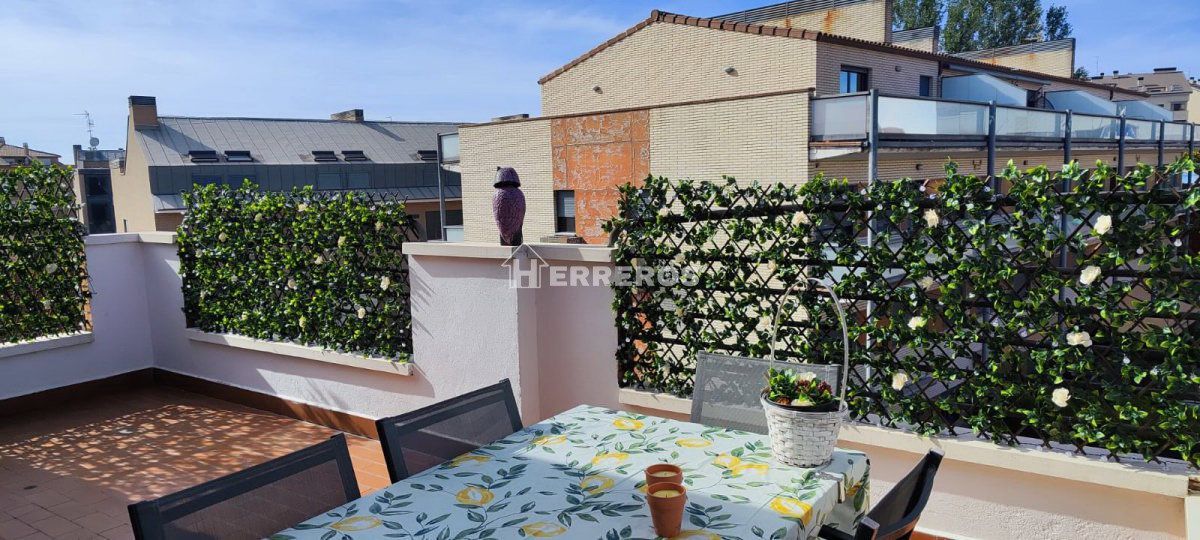 Terrassa de Dúplex en venda en Villamediana de Iregua amb Aire condicionat, Calefacció i Parquet